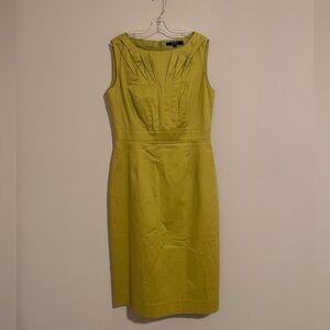 Alex Marie Citrine Green Pleated Sleeveless Midi Dress Size 4